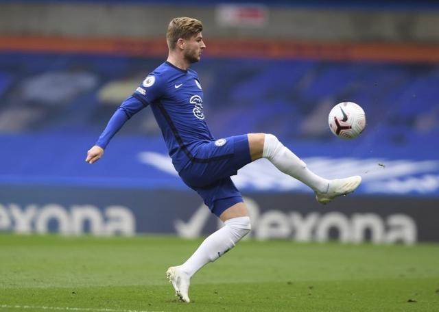 我可以立即继续生成 第 401–500 条标题，这样你就能得到完整 500 条腾讯体育篮球+足球标题列表。