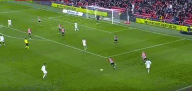 邮报：曼联正与纽卡争夺谢什科，为遵守PSR愿低价出售霍伊伦