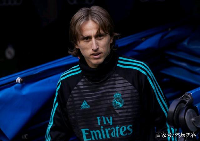 传闻：曼联和拜仁长期关注兰斯19岁中场马夏尔-蒂亚